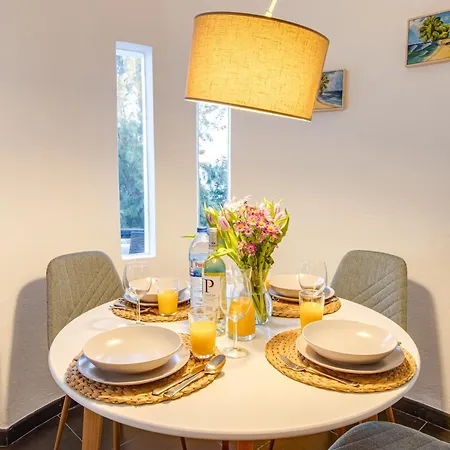 Seaside Retreat With Pool, Ac, And Fast Wi-fi * البوفيرا