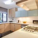 Apartamento Seaside Retreat With Pool, Ac, And Fast Wi-fi
