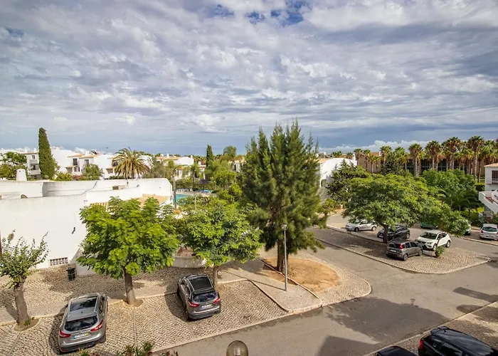 Seaside Retreat With Pool, Ac, And Fast Wi-fi Apartman *