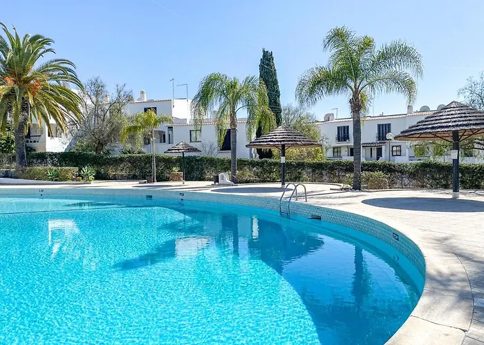 Apartamento Seaside Retreat With Pool, Ac, And Fast Wi-fi Albufeira
