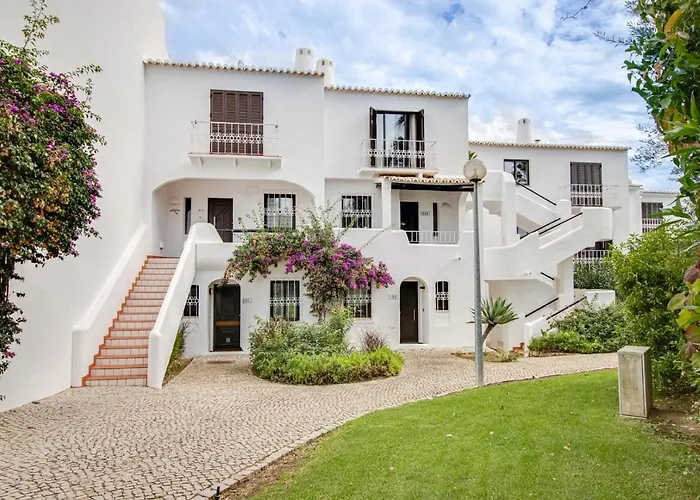 Seaside Retreat With Pool, Ac, And Fast Wi-fi Apartamento