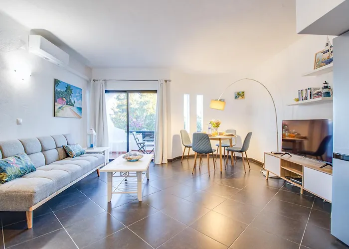 Apartamento Seaside Retreat With Pool, Ac, And Fast Wi-fi *