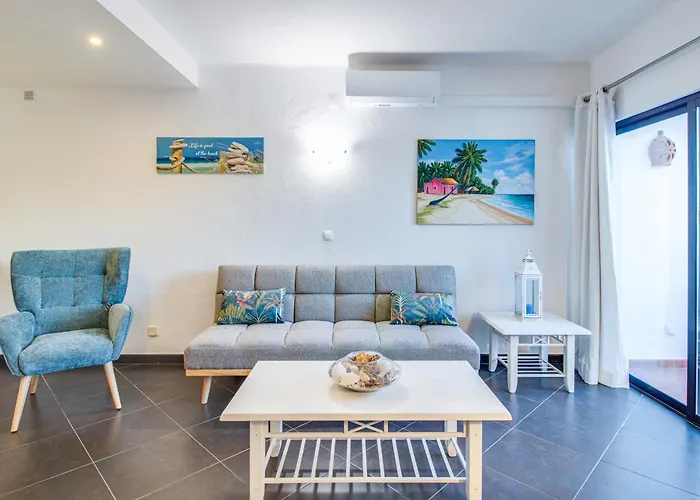 Seaside Retreat With Pool, Ac, And Fast Wi-fi * Albufeira