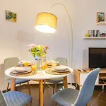 Apartment Seaside Retreat With Pool, Ac, And Fast Wi-fi *
