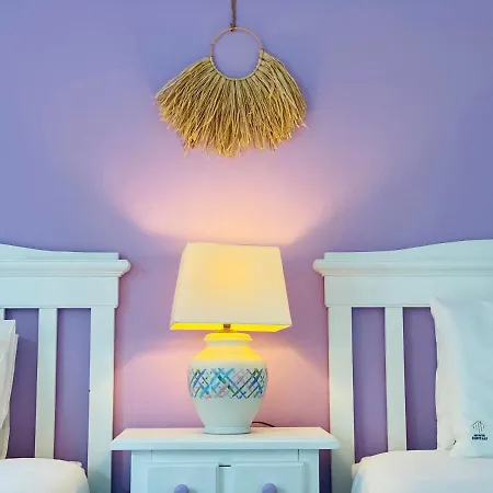 Seaside Retreat With Pool, Ac, And Fast Wi-fi